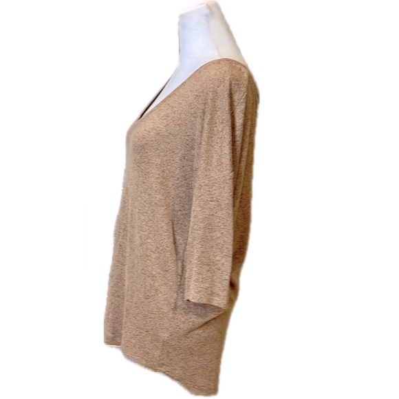 Express Tan Oversized 3/4 Sleeve V-Neck Sweater, Women’s Size XS. - Picture 3 of 6